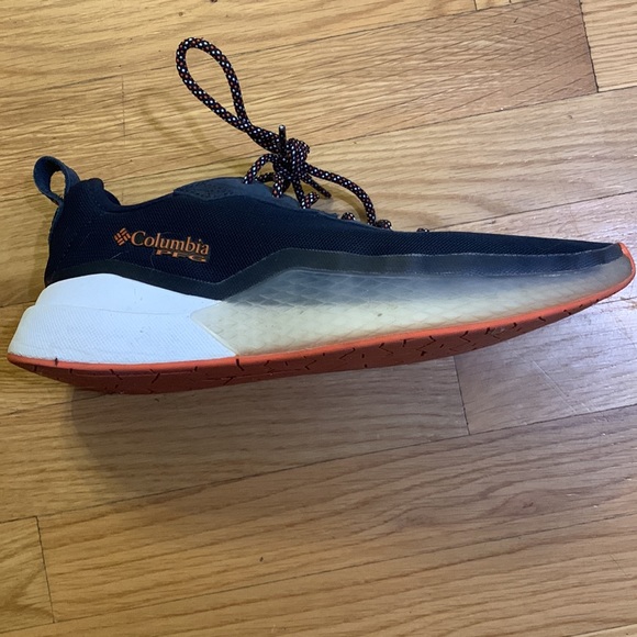 Mens size 9 Columbia PFG casual shoes - Picture 2 of 6